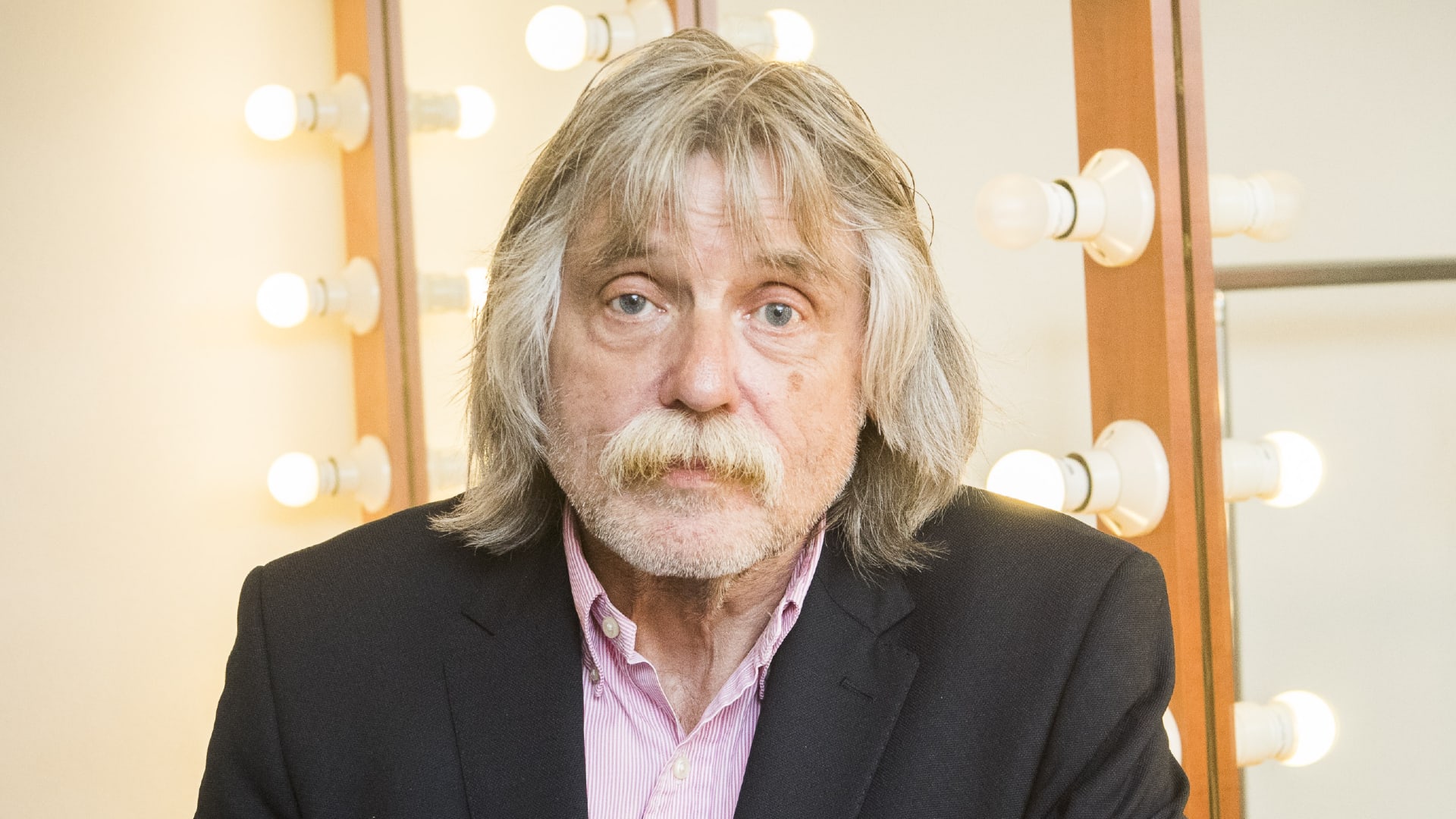 Online Radio Awards uitgereikt: heeft Johan Derksen een beeldje gewonnen?