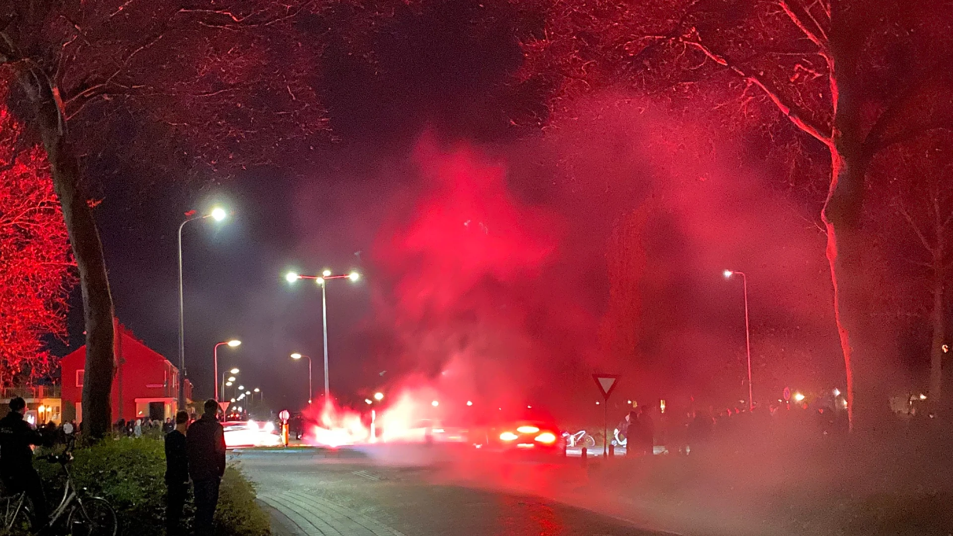 Burgemeester Urk noemt de onverwachte rellen 'uitermate triest'