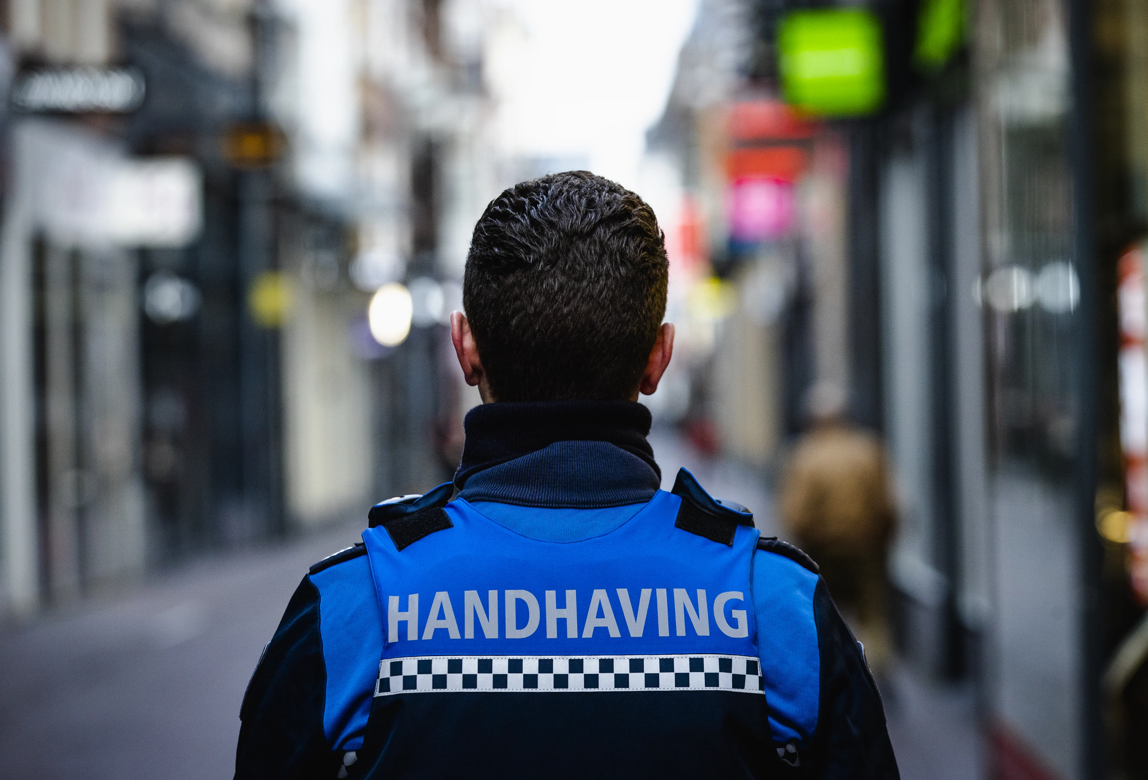 Beveiligers bij winkels Hendrik-Ido-Ambacht vanwege probleemjongeren