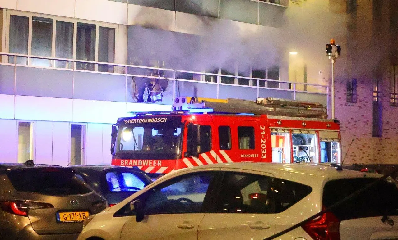 Politie zoekt getuigen van balkonbrand waarbij kind (2) ernstig gewond raakte