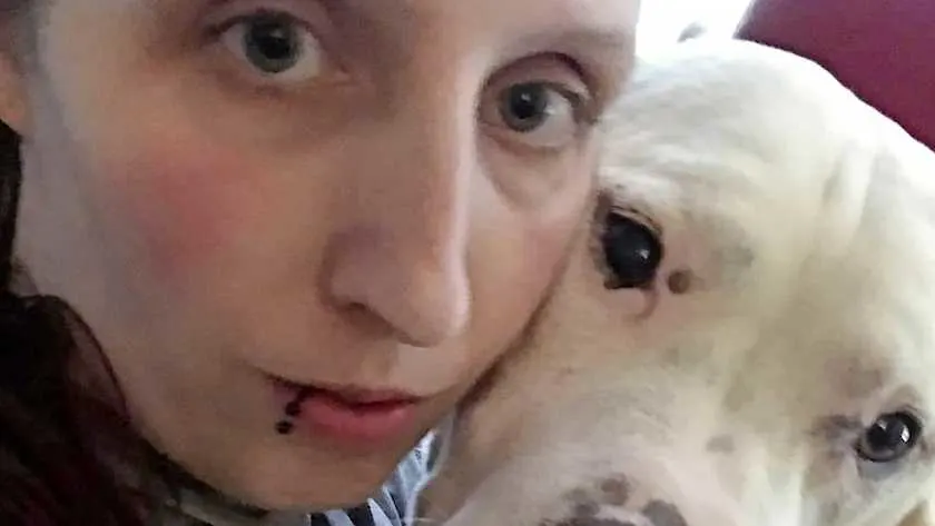 Zoontje (4) zat twee dagen naast dode moeder in huis, tante start inzamelingsactie