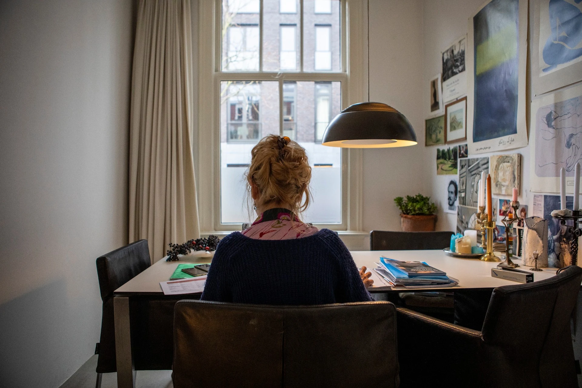 'Werkgevers moeten thuiswerken verplicht stellen'