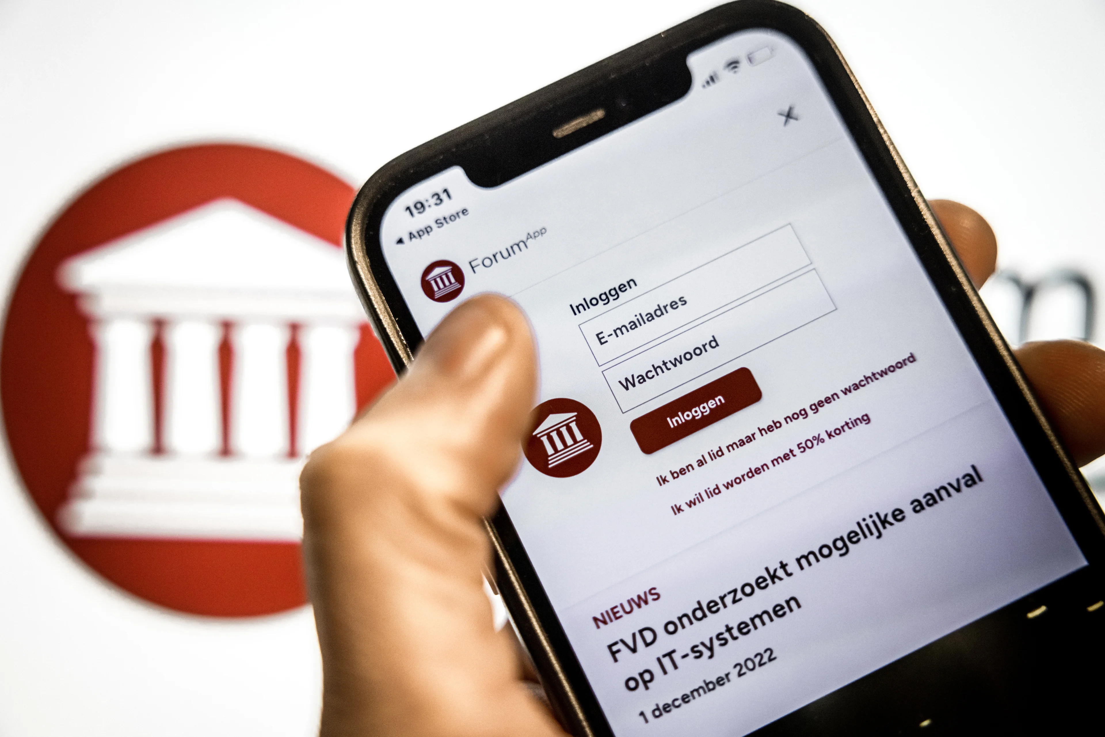 Verdachte van hacken Forum voor Democratie-app meldt zich bij de politie