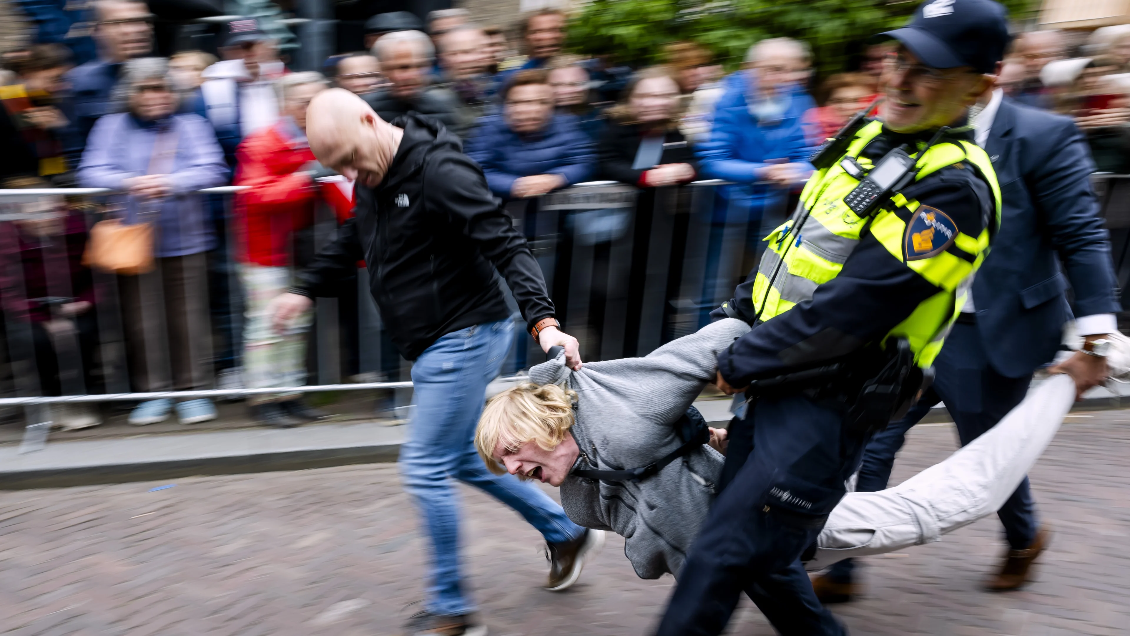 Defensie hekelt verstoring herdenking: 'Getuigt van weinig fatsoen'
