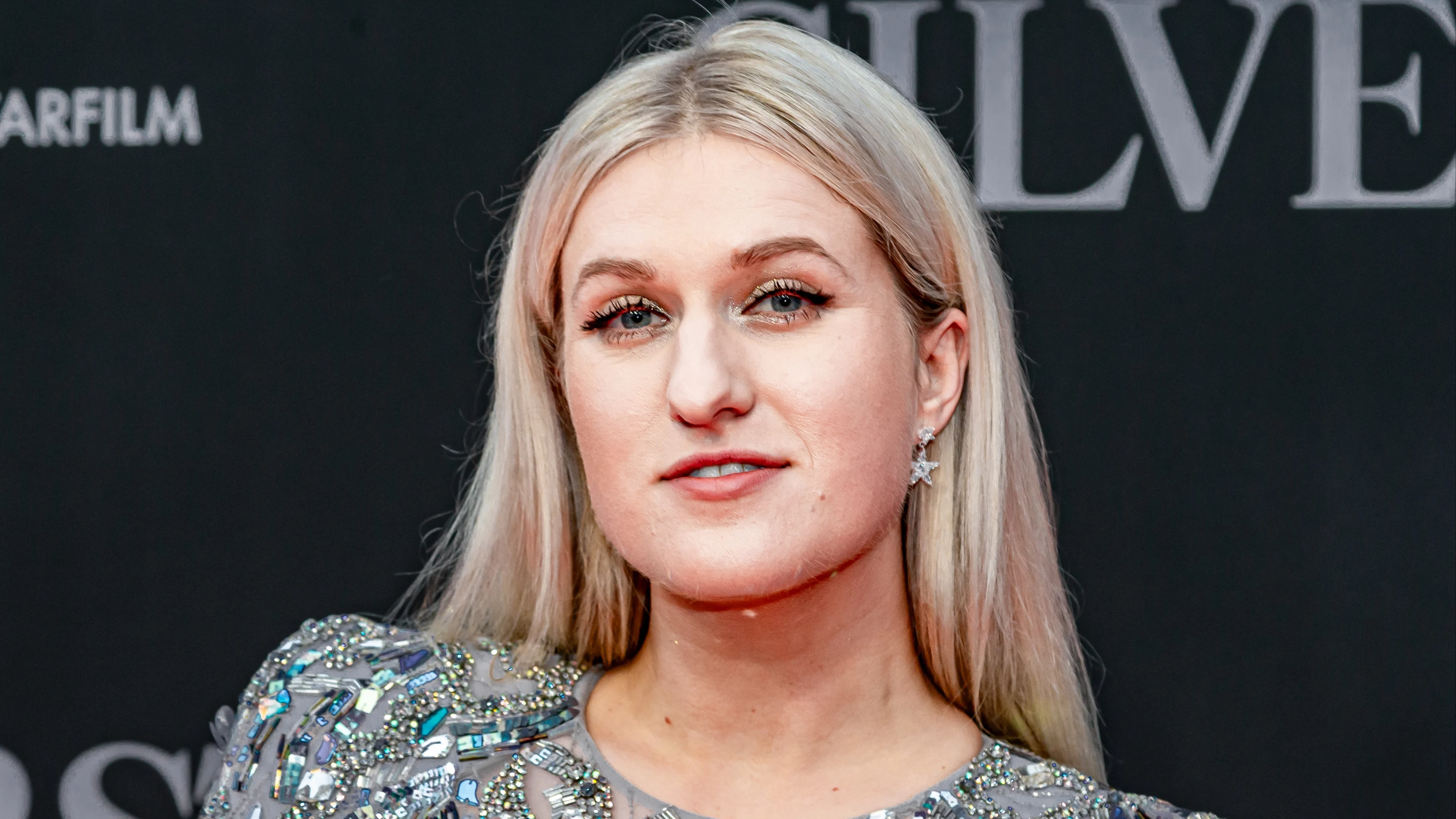 Britt Dekker doet boekje open: 'Meer die zich zo gedragen als Van Nieuwkerk'