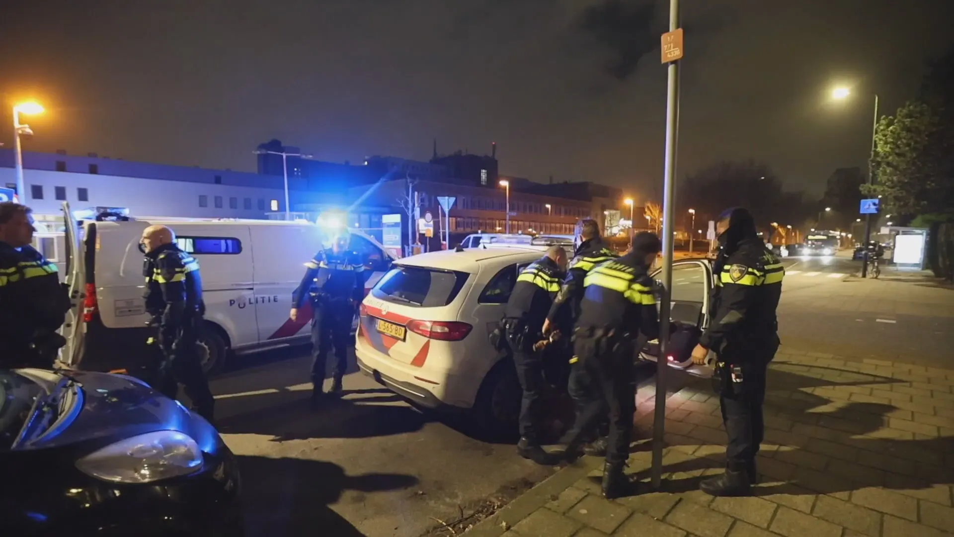 Tien agenten in actie voor arrestatie van één dronken man