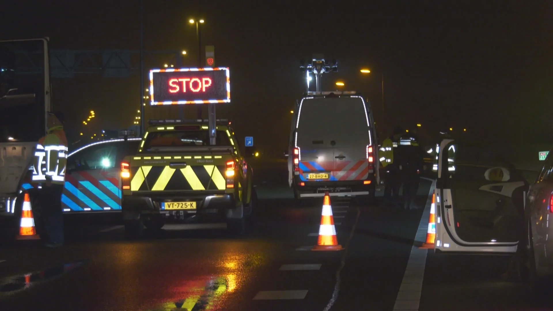 Nachtelijke afsluiting A27 bij Nieuwendijk na aantreffen lichaam op snelweg
