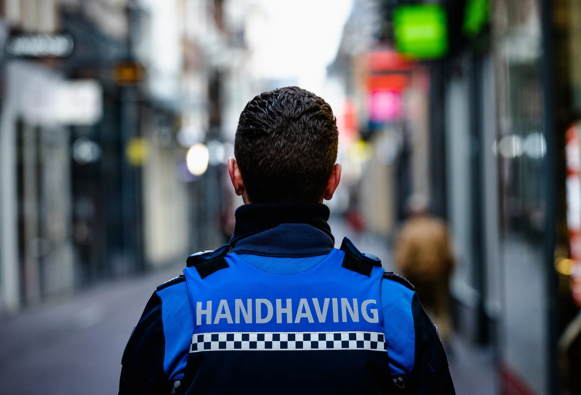 Boa's mogen vanaf maandag handhaven op de avondklok