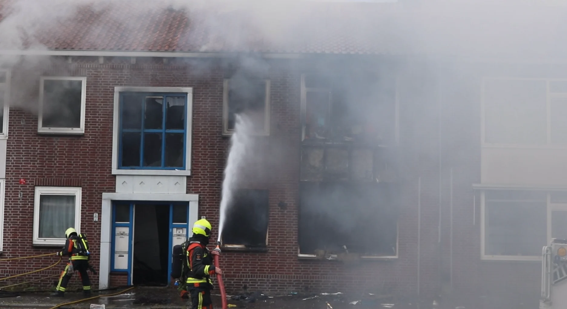 Brand uitgebroken in woning Sassenheim na explosie, bewoner (33) aangehouden