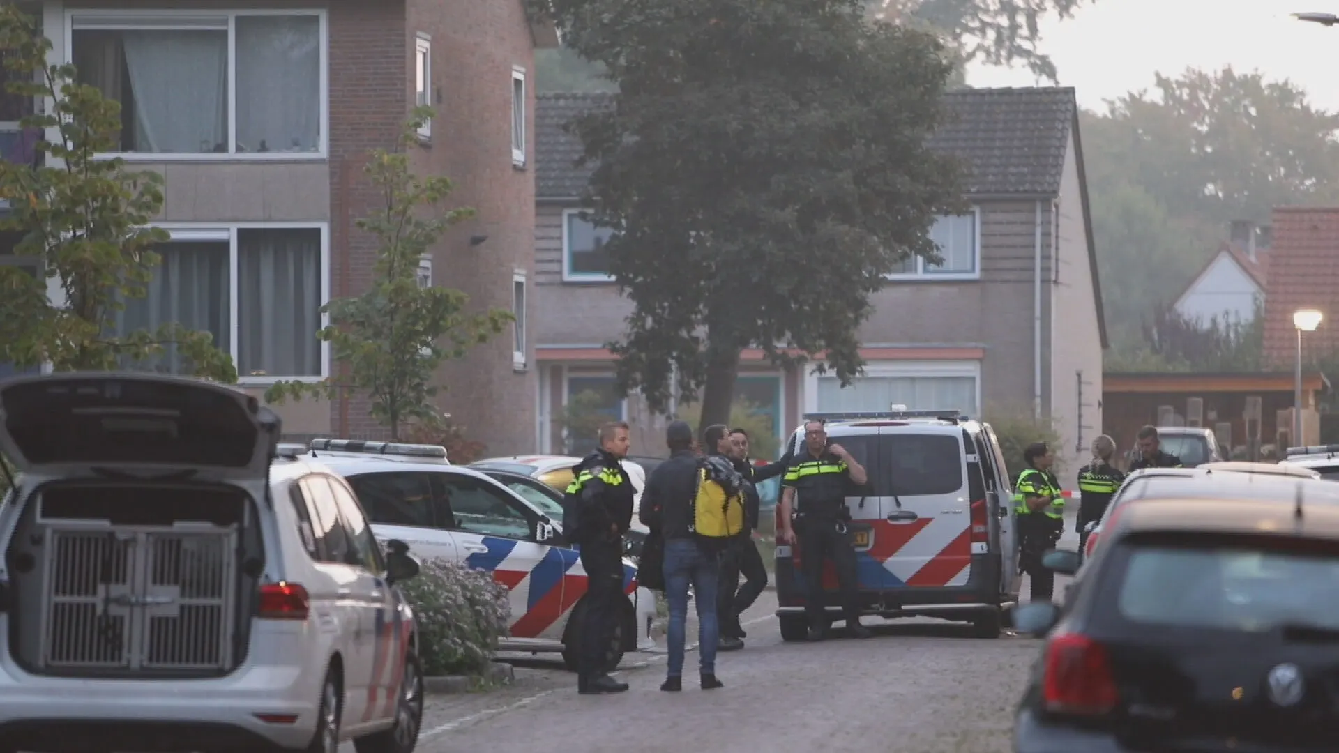 Verwarde man in onderbroek zet de buurt in Apeldoorn op stelten