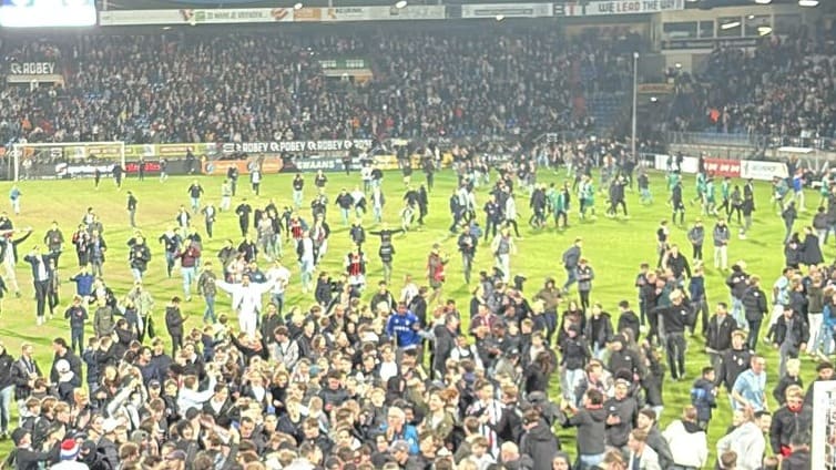 Willem II wil veldbestormers boete van 1000 euro geven