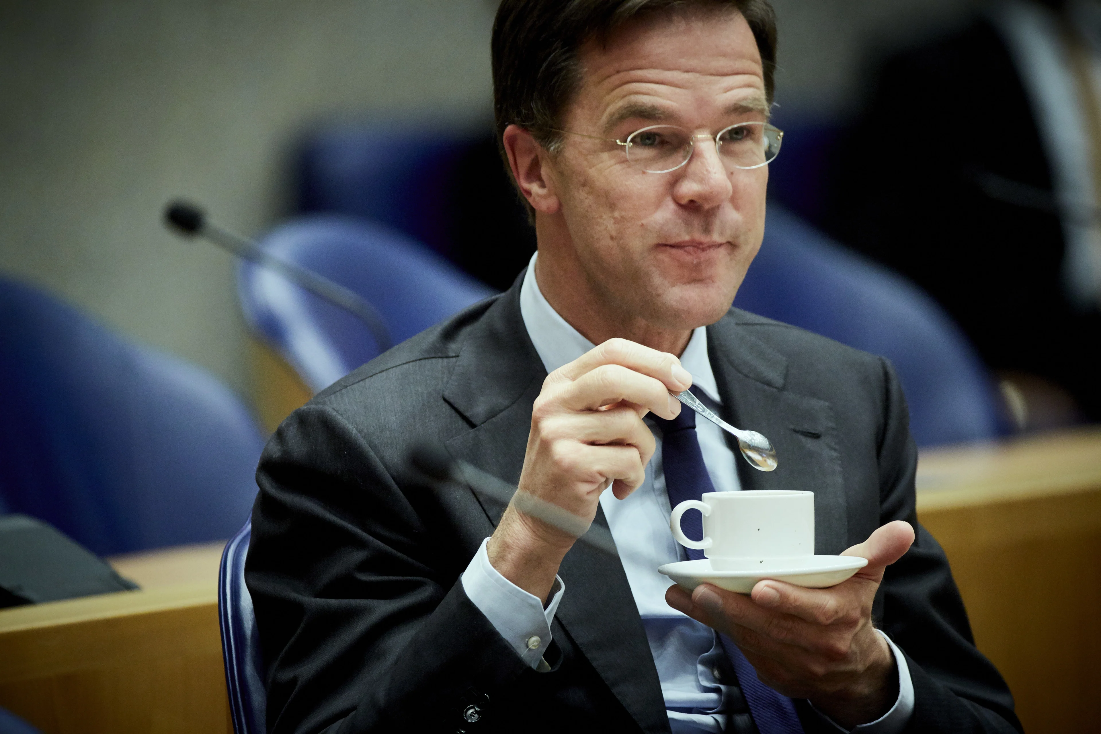 Eerste kandidaat-bewindspersonen op de koffie bij formateur Rutte