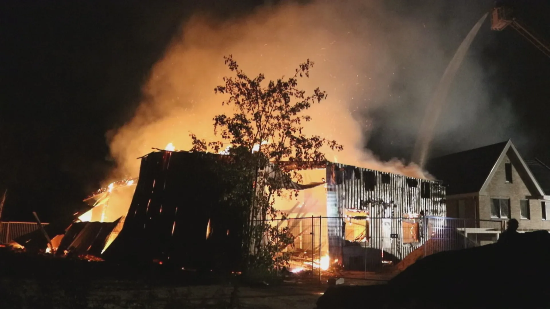 Zoutloods volledig afgebrand in Zuid-Hollandse De Zilk