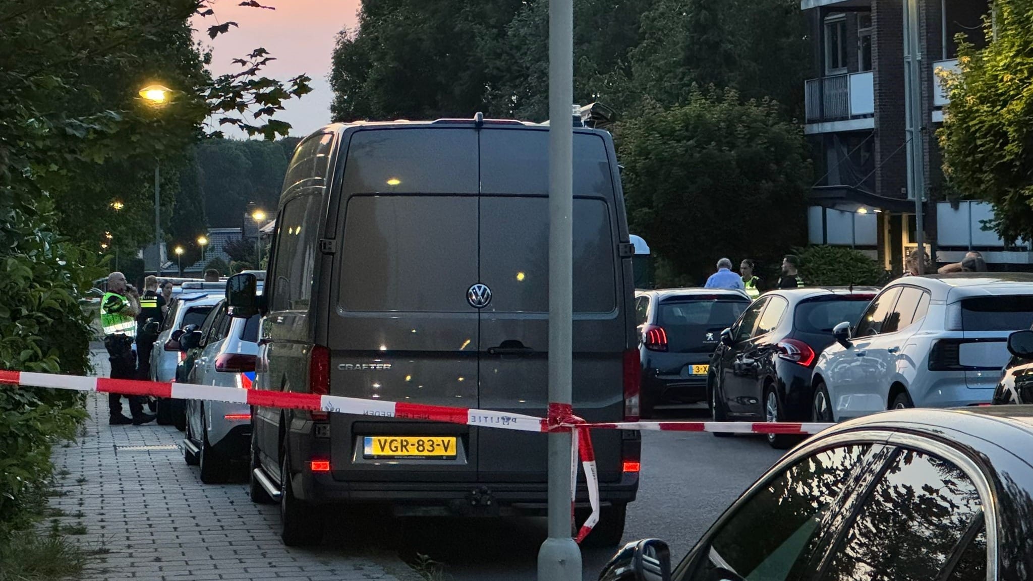 Dode man gevonden in woning in Limburgse Beek, mogelijk misdrijf