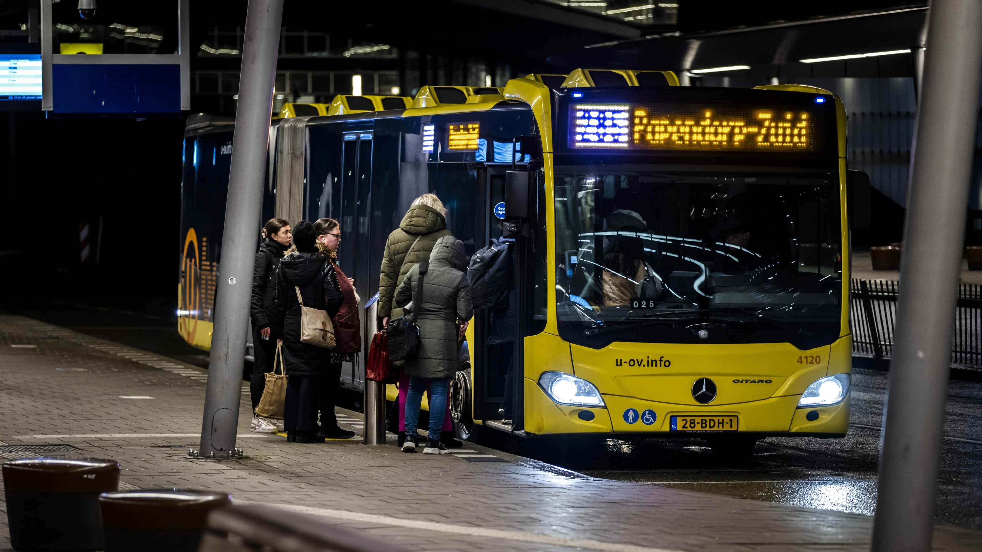 Geen bussen meer in Utrecht om gladheid