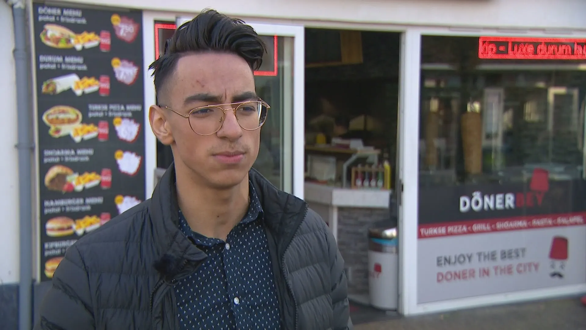 Maaltijdbezorger Erdinç Acar (16) werd neergestoken door groepje jongens: 'Het wapengebruik hier is ongezond'