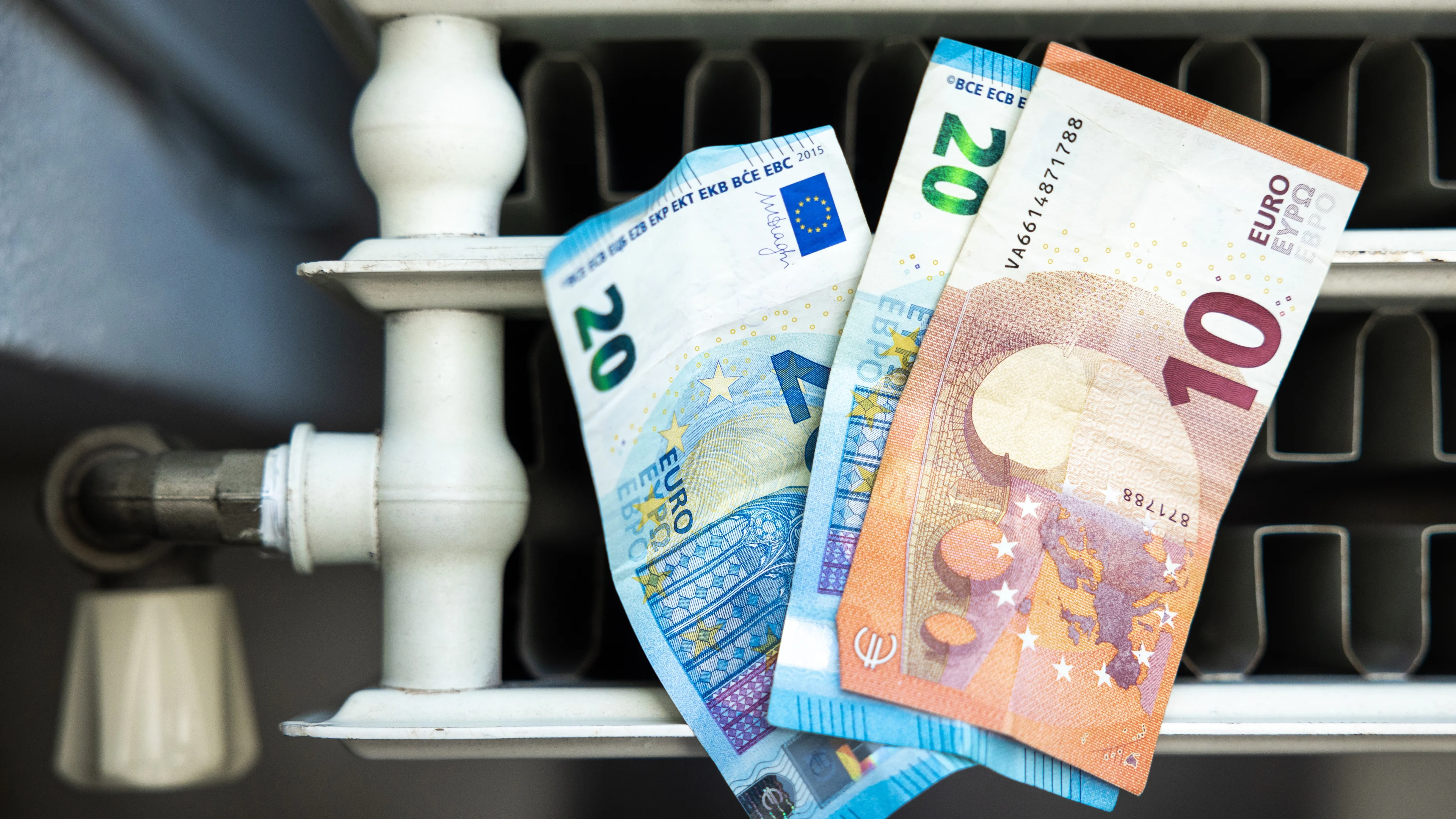 Energierekening volgend jaar wéér omhoog: dit ga je meer betalen