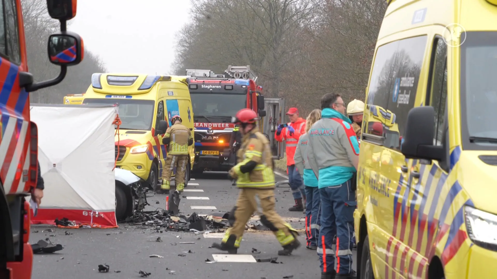 Man overlijdt bij verkeersongeluk Dedemsvaart, vrouw zwaargewond