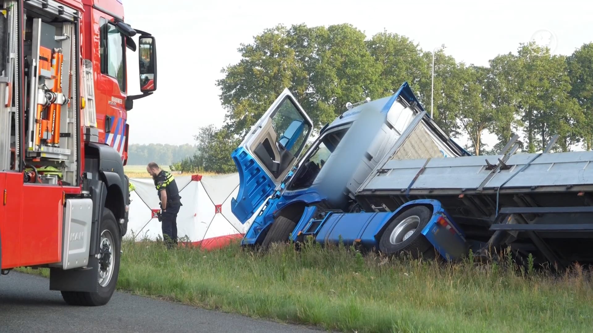Vrachtwagenchauffeur overleden bij ongeval op A37
