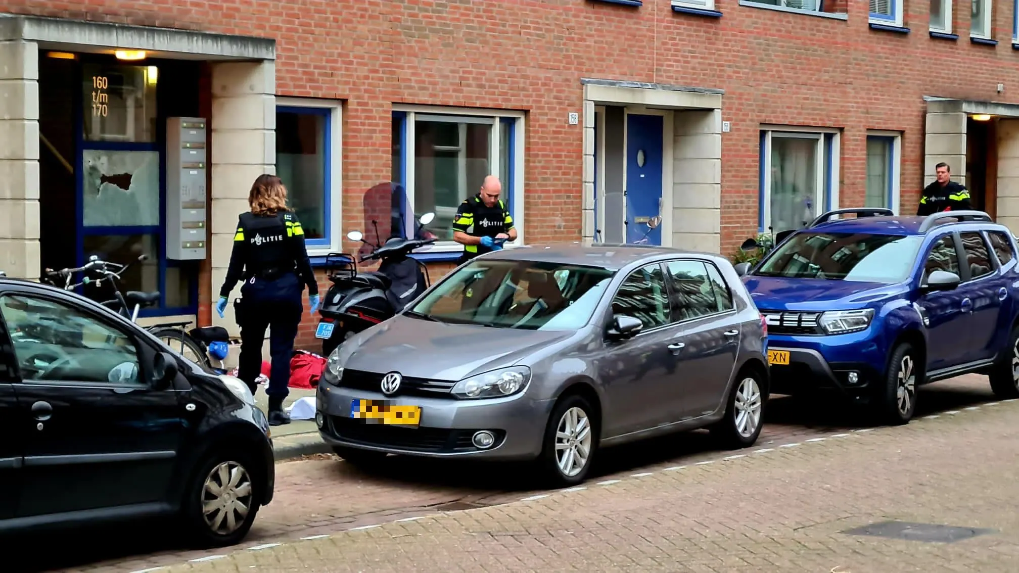 Vrouw (47) doodgeschoten op straat in Amsterdam, vermoedelijke schutter (57) dood gevonden
