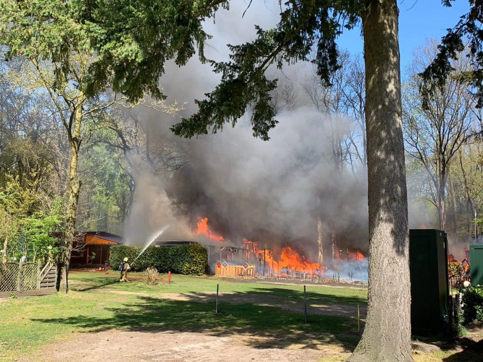 Vijf stacaravans uitgebrand op camping in Nutter, een persoon gewond