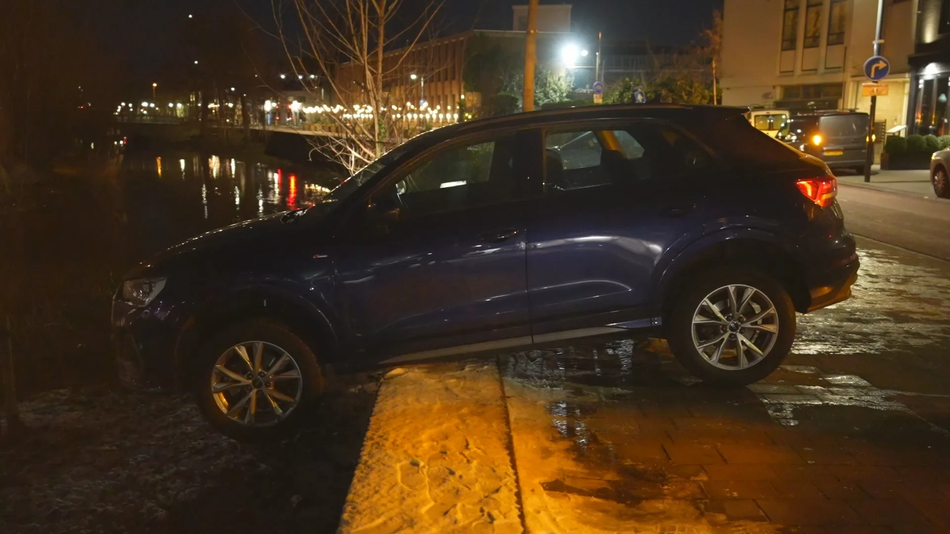 Dronken Duitser rijdt bijna van kademuur in uitgaansgebied Eindhoven