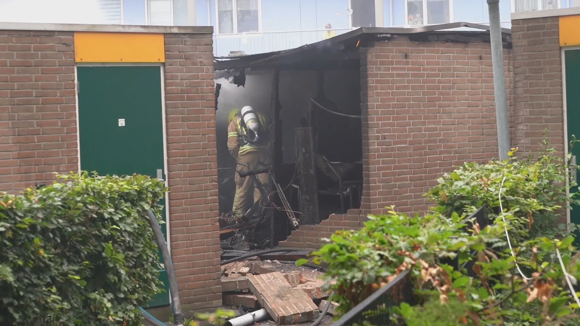 Twee gewonden bij ontploffing en brand in Rotterdam