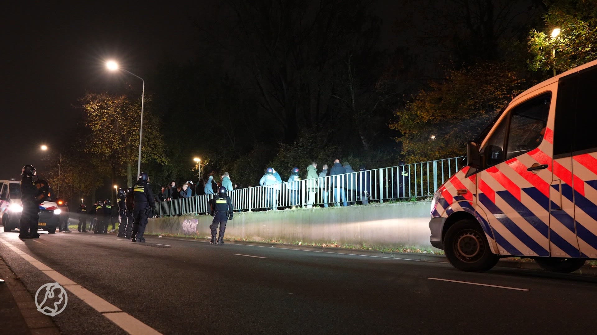 Vier aanhoudingen rond NAC - PSV om openlijk geweld tegen politie