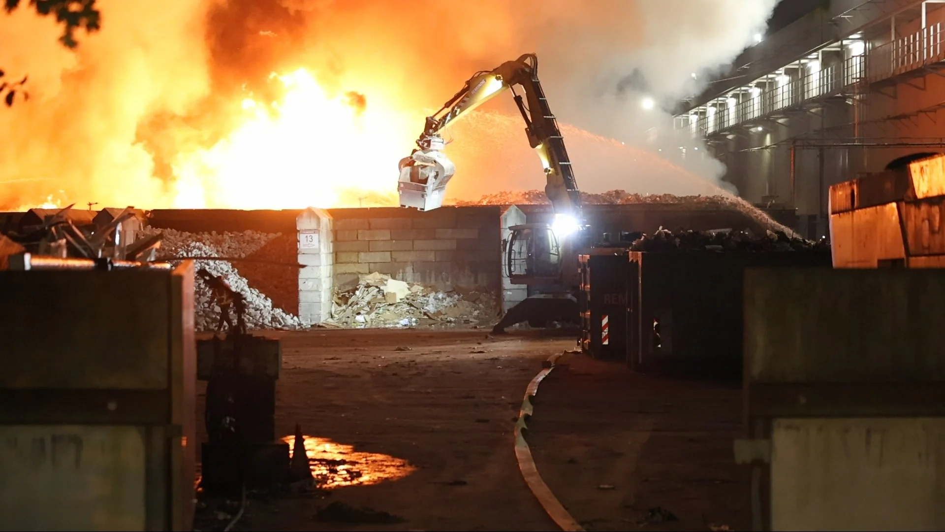 Brand in afvalberg Son onder controle