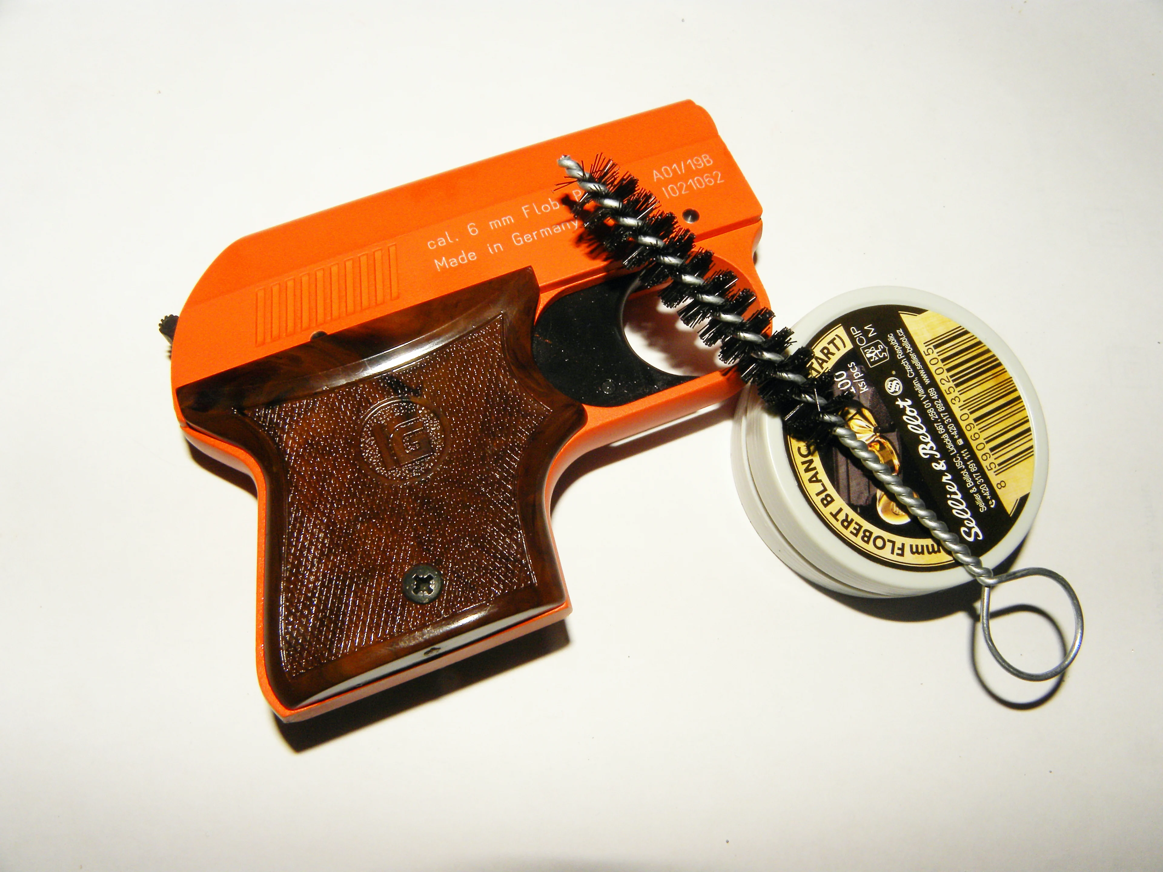 Brabander schiet met alarmpistool op agenten in burger