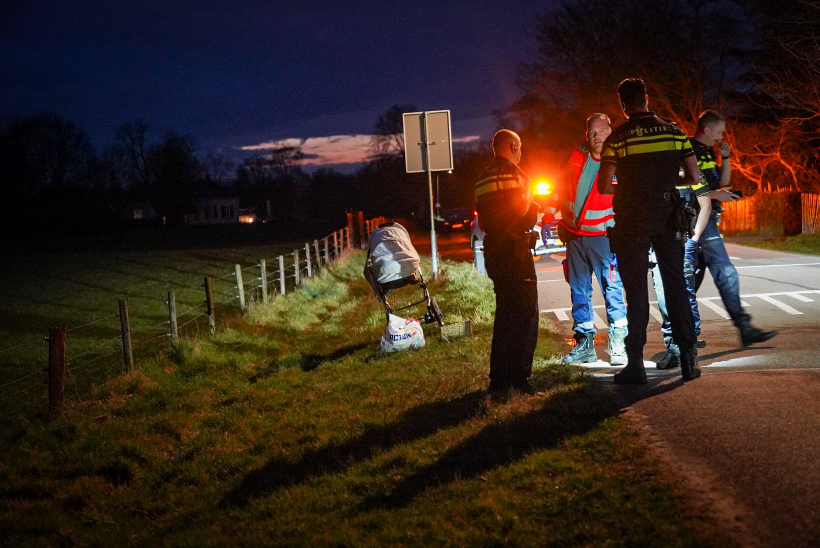 Scooter botst op kinderwagen Zutphen, baby gewond naar ziekenhuis