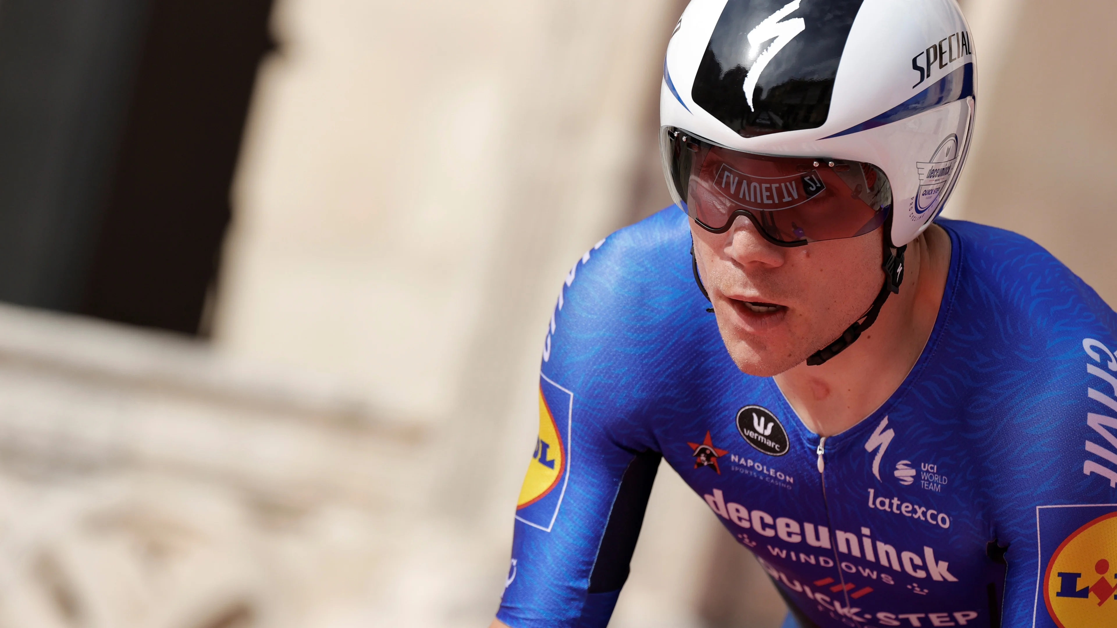 Fabio Jakobsen pakt in Vuelta eerste etappewinst in grote ronde na horrorcrash