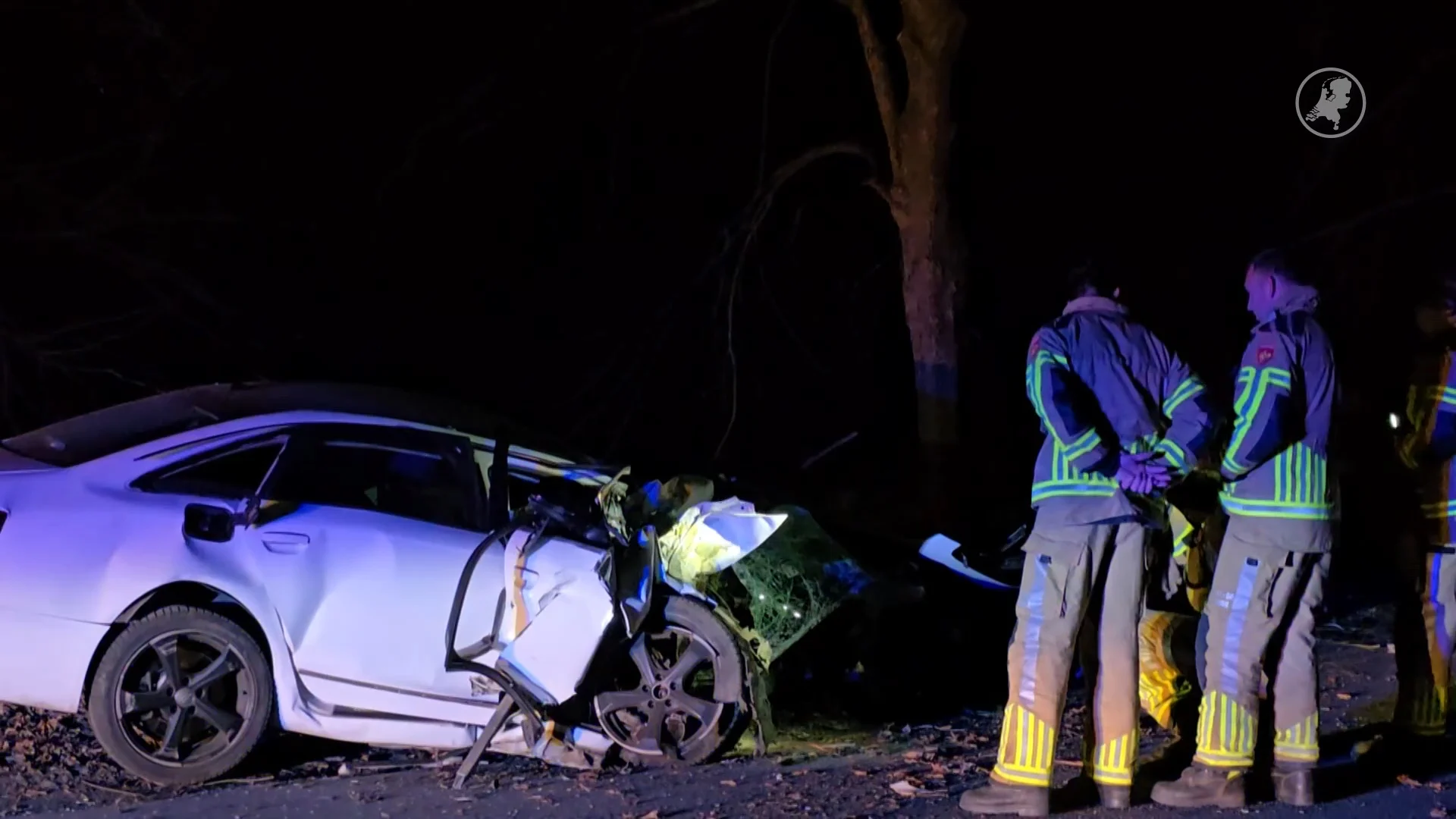 Twee mensen naar ziekenhuis na crash op Bosweg in Lelystad