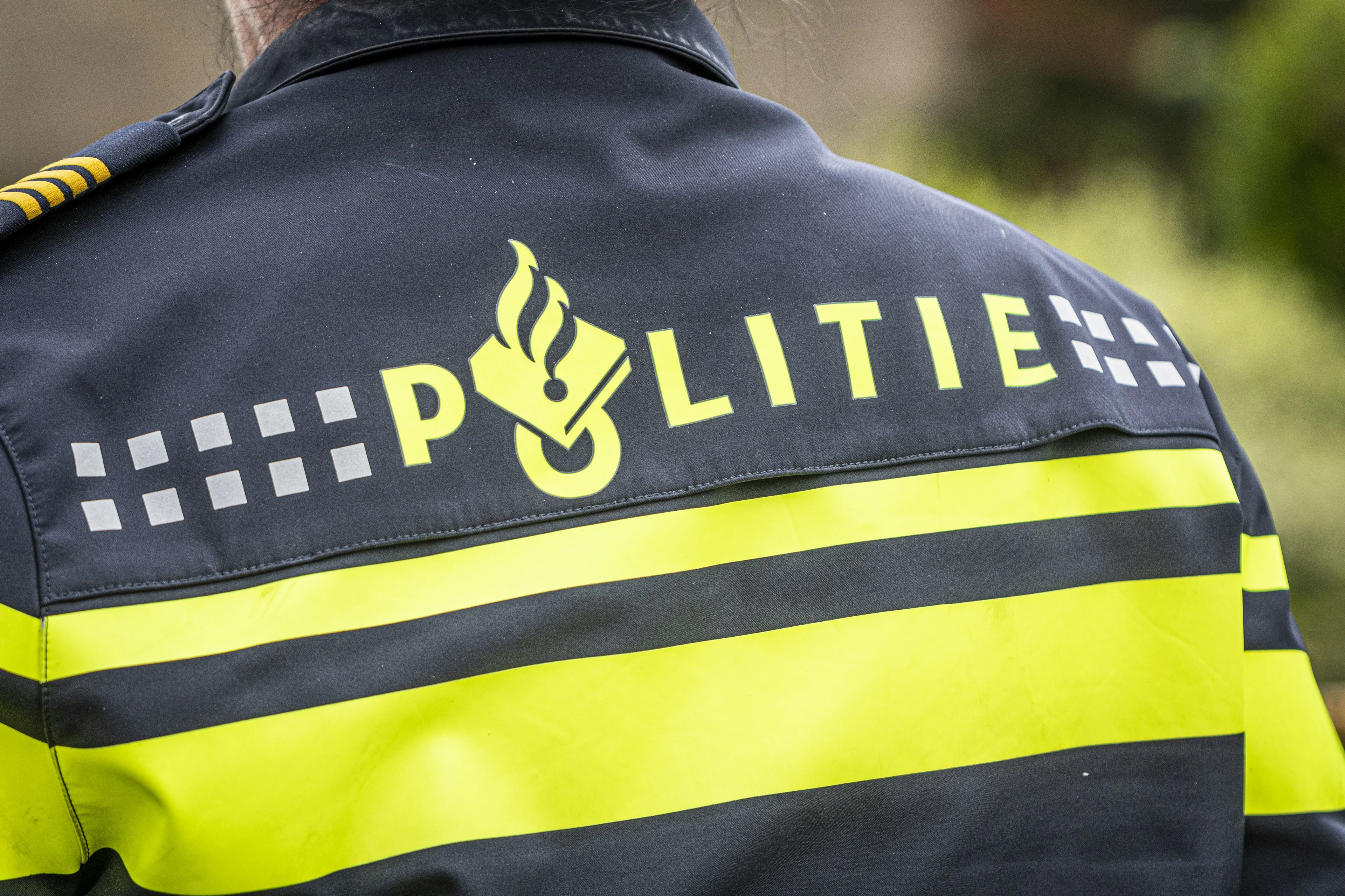 Politieagent die mogelijk chantabel is, moet dat gaan melden