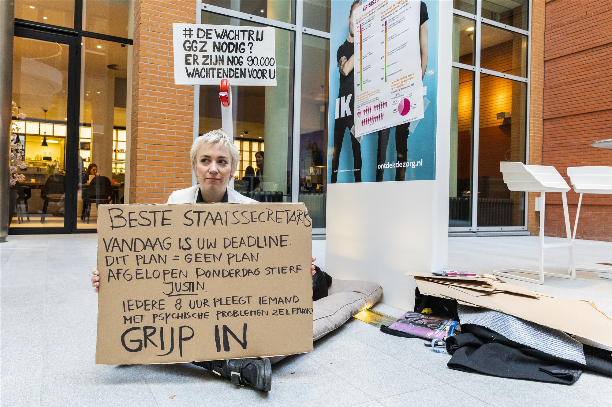 Suïcidale Charlotte krijgt na 1047 dagen eindelijk intake voor behandeling