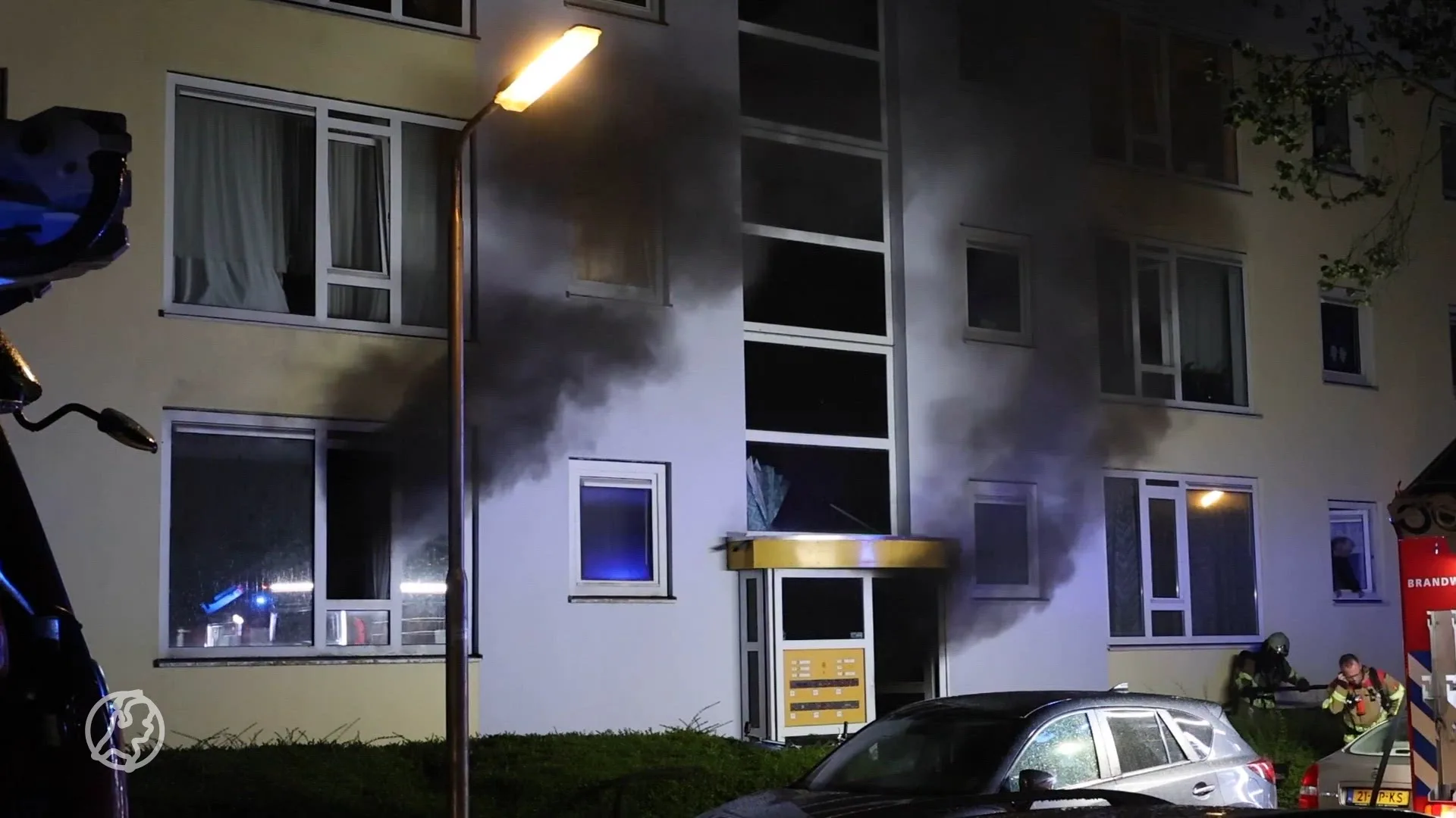 Brand in portiekflat Leeuwarden, zes woningen ontruimd