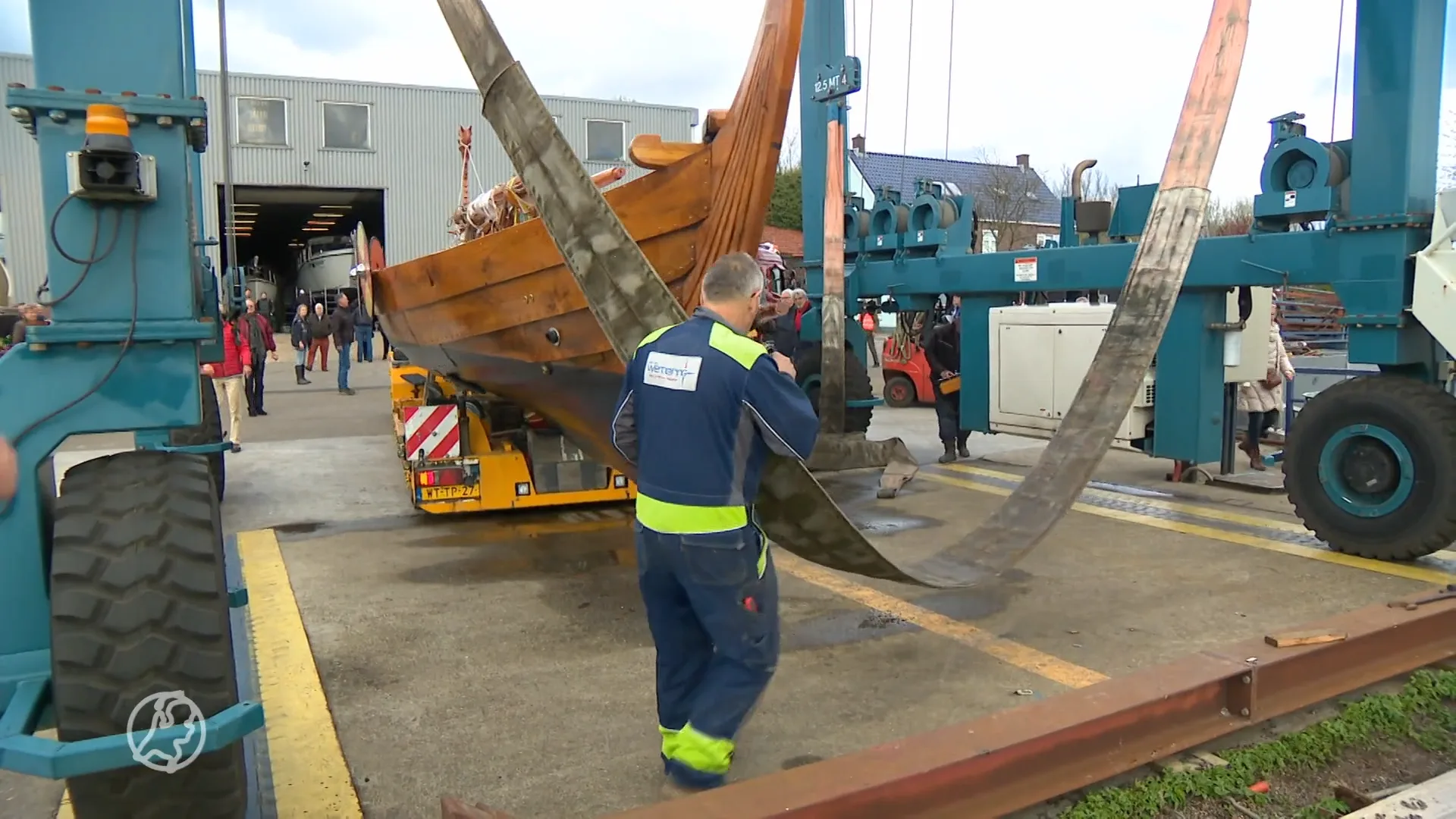 Vijftien meter lang Vikingschip vaart eindelijk weer bij Wijk bij Duurstede