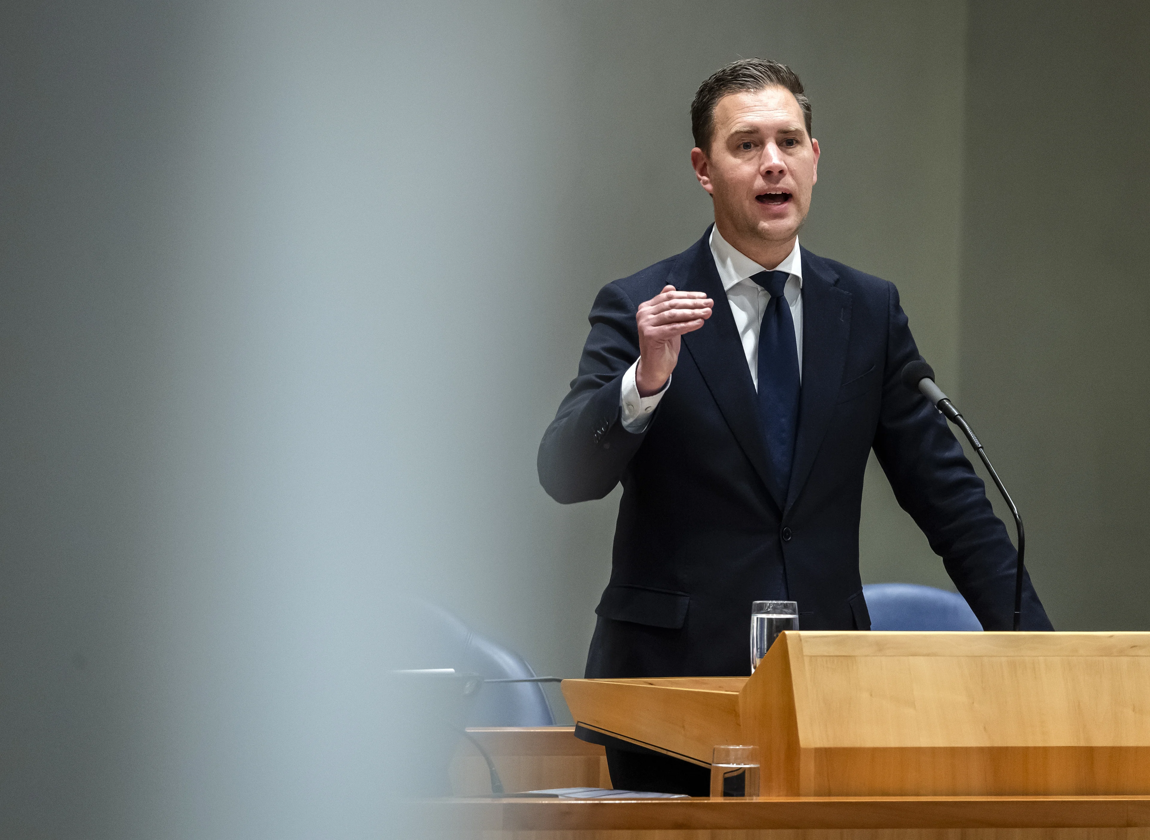 Voorjaarsnota: zorgpremie daalt, maar kabinet pakt het terug via hogere belasting