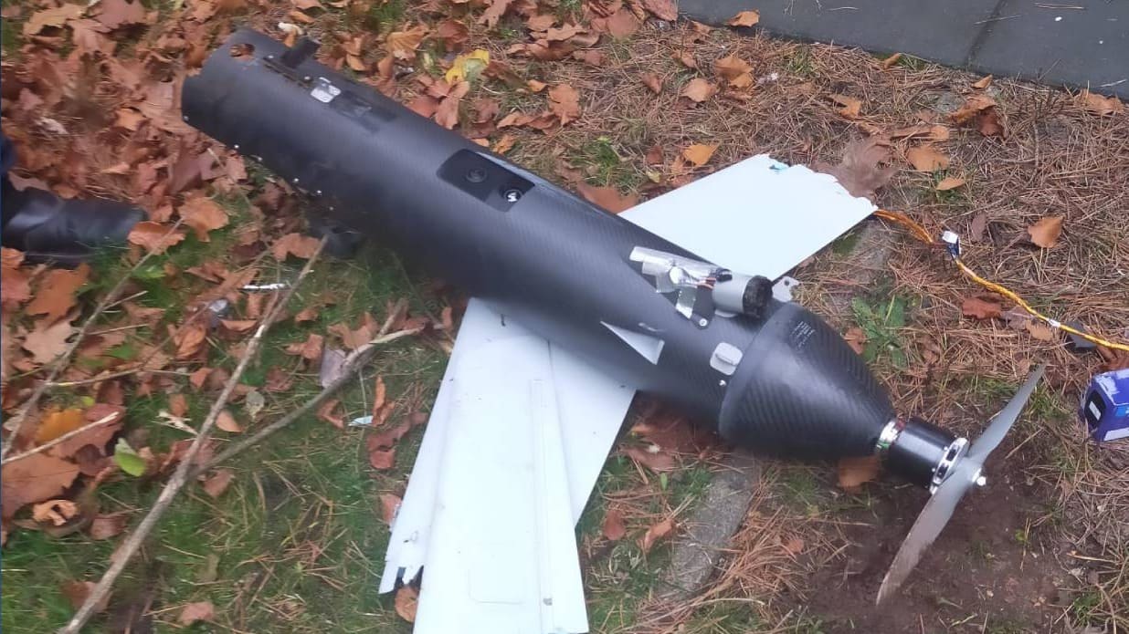 Drone Defensie stort neer in tuin van vakantiehuisje: 'Leek wel een bom' 