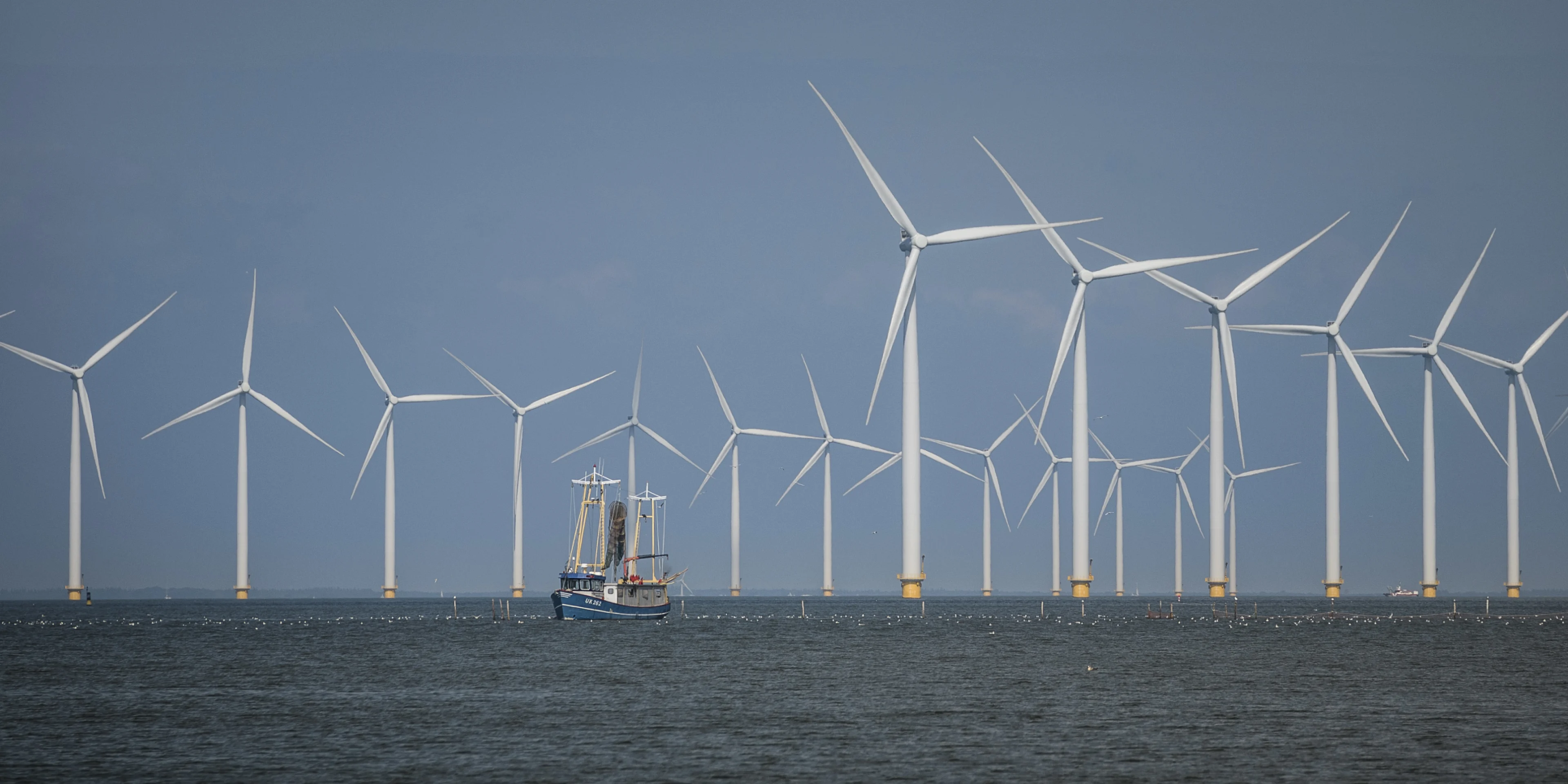 Bezorgde vissers sturen brandbrief aan Tweede Kamer over bouw enorme windparken op Noordzee