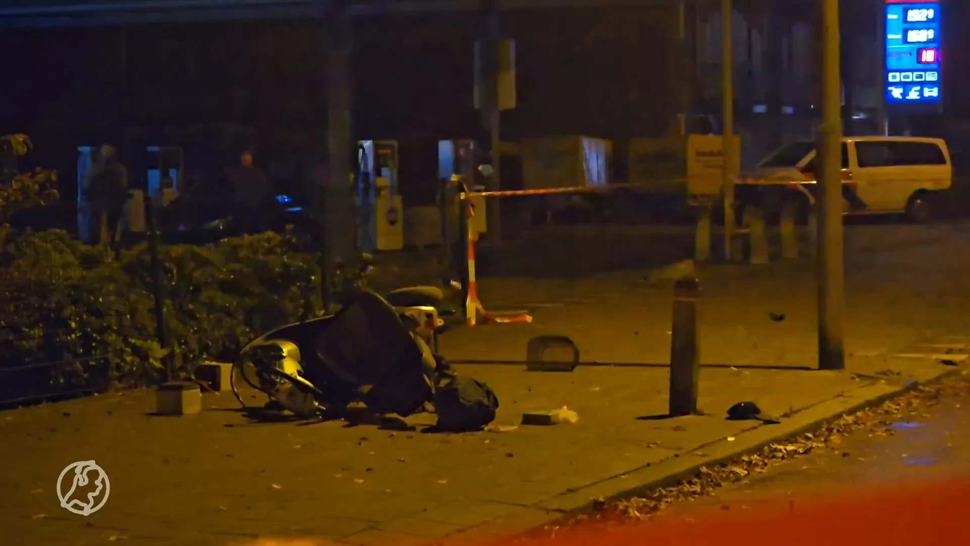 Vrouw in scootmobiel ernstig gewond achtergelaten na aanrijding in Enschede