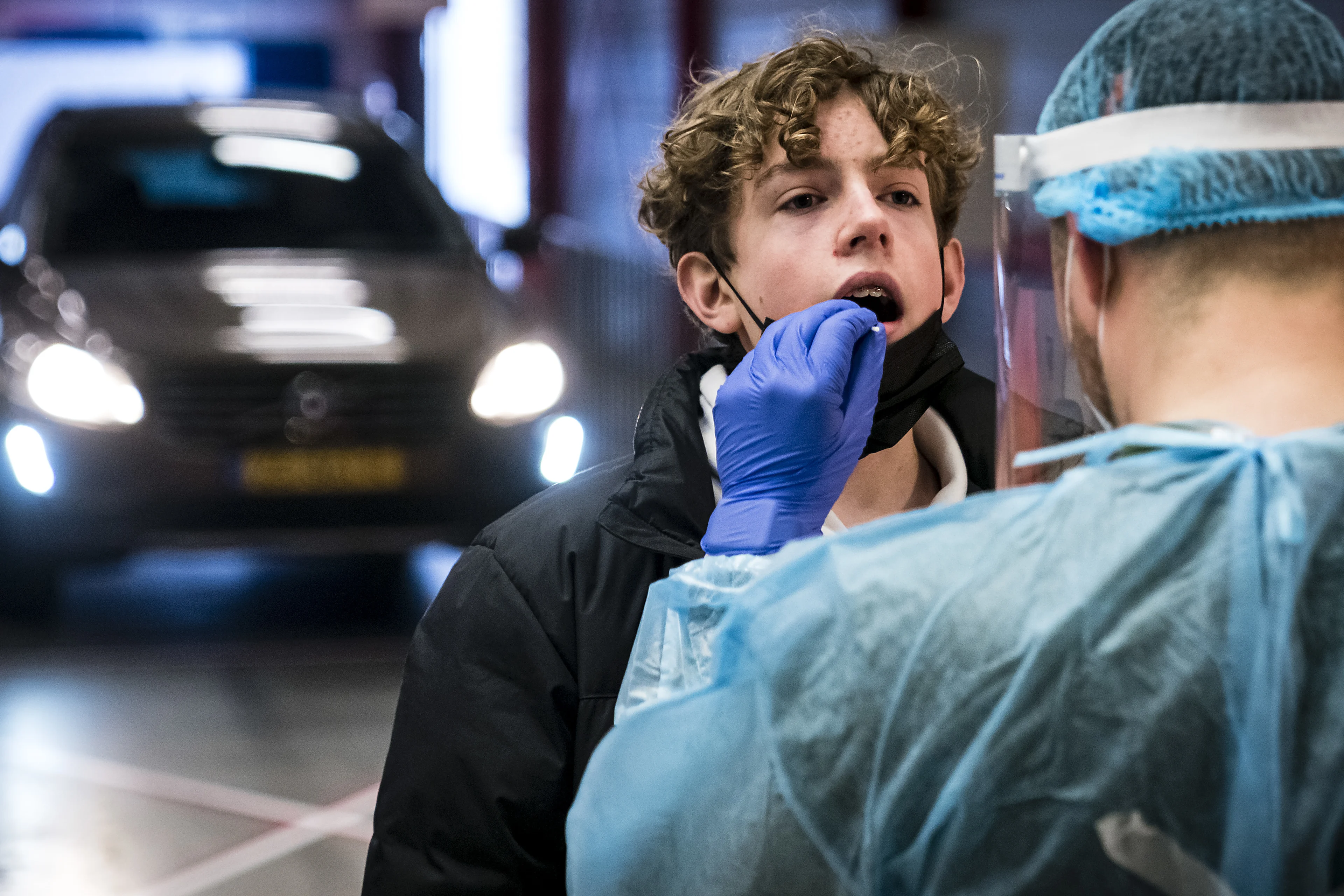 Iets meer coronapatiënten in het ziekenhuis, aantal nieuwe besmettingen daalt verder