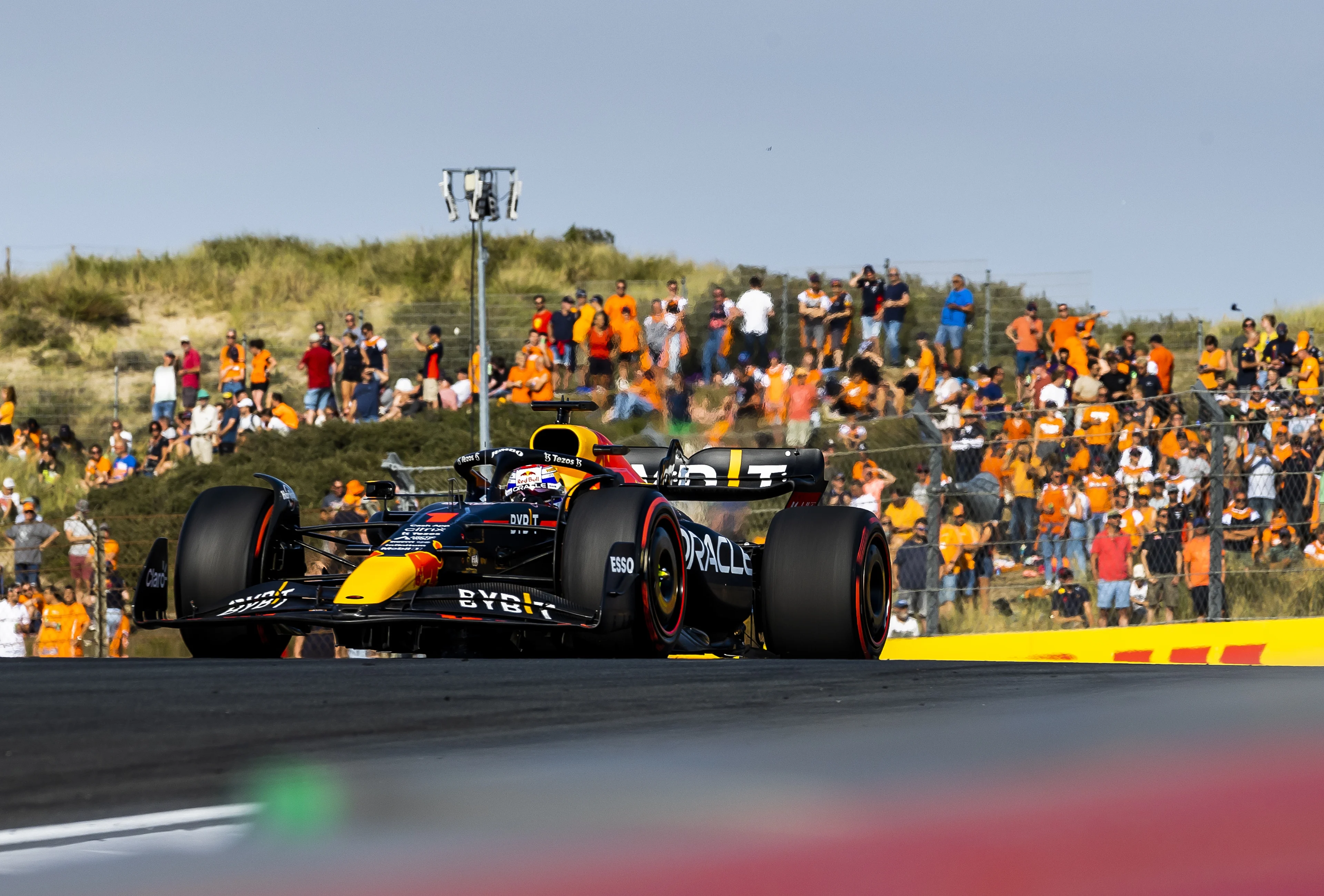 NS: druk maar beheersbaar op station Zandvoort door racefans