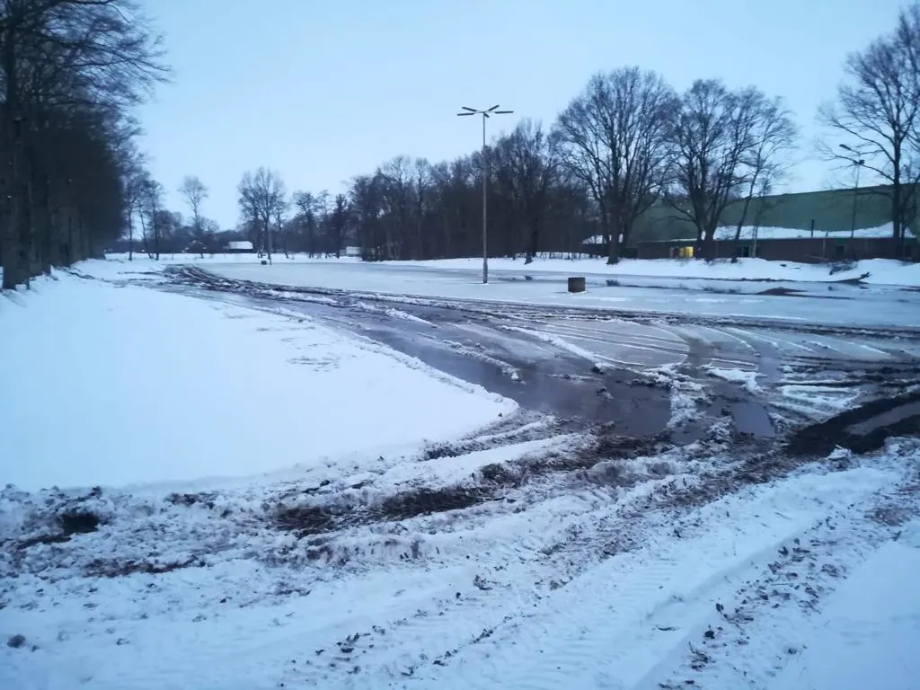 Schaatssoap in Dalen: wie heeft de ijsbaan stukgereden?