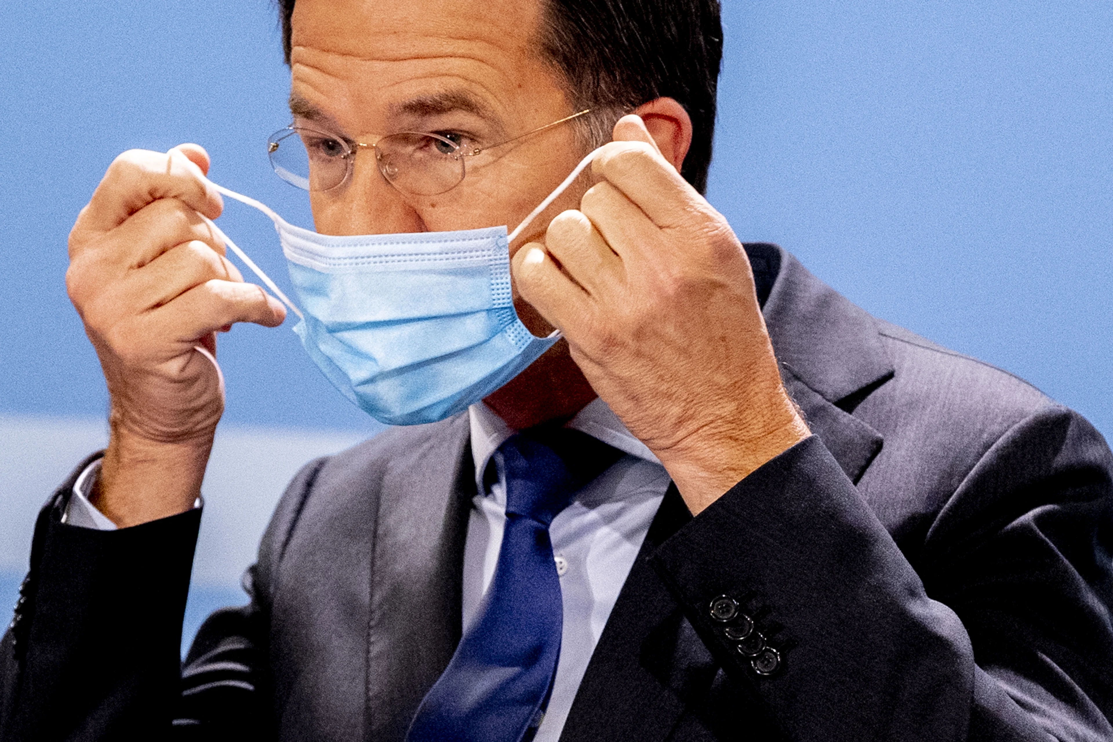 LIVEBLOG | Flinke stijging aantal besmettingen, Rutte 'niet heel optimistisch' over verbetering