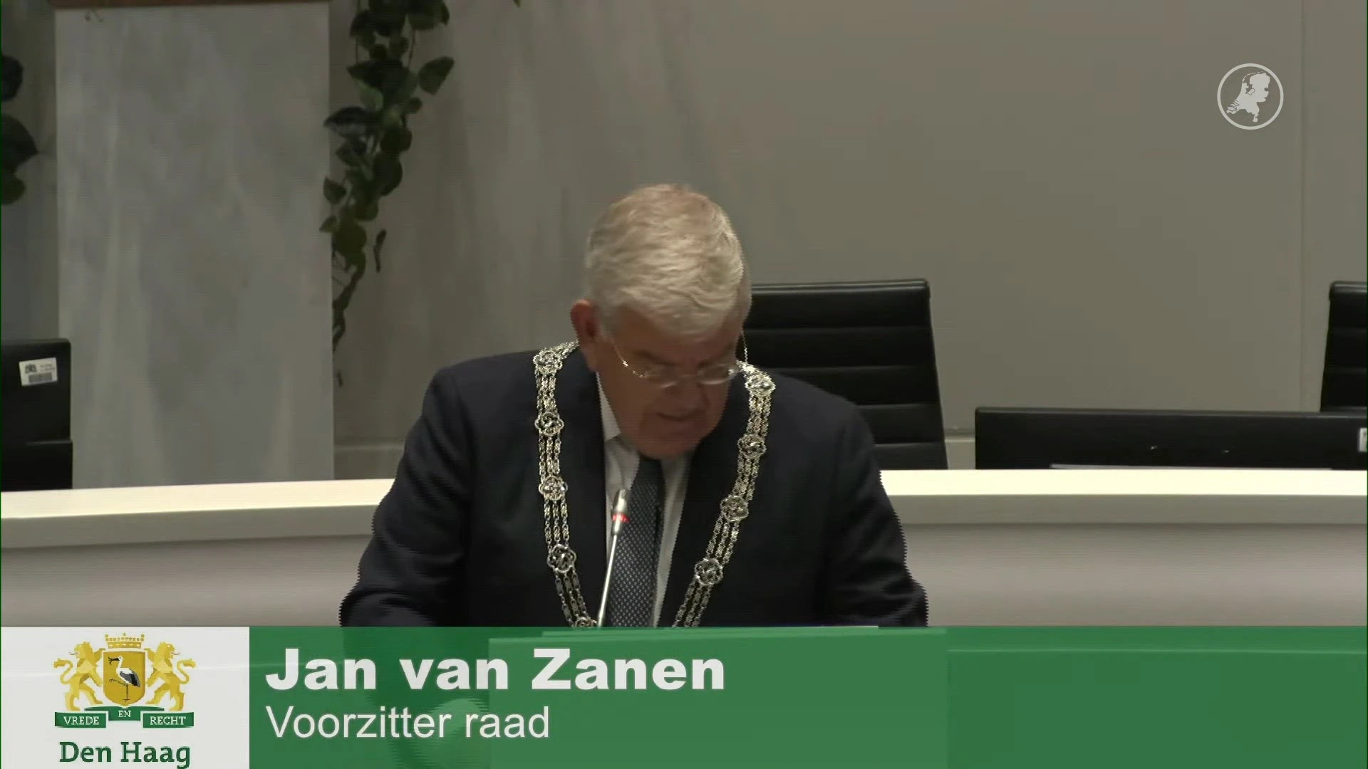 Gemeenteraad Den Haag houdt minuut stilte om fatale explosies Tarwekamp