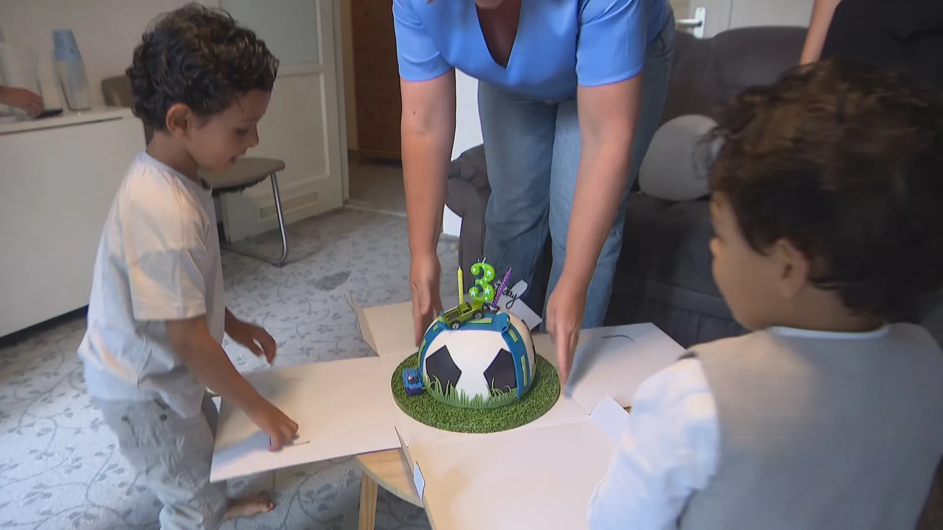 'Taart kan een kind écht laten stralen': hobbybakkers verrassen kinderen onder armoedegrens