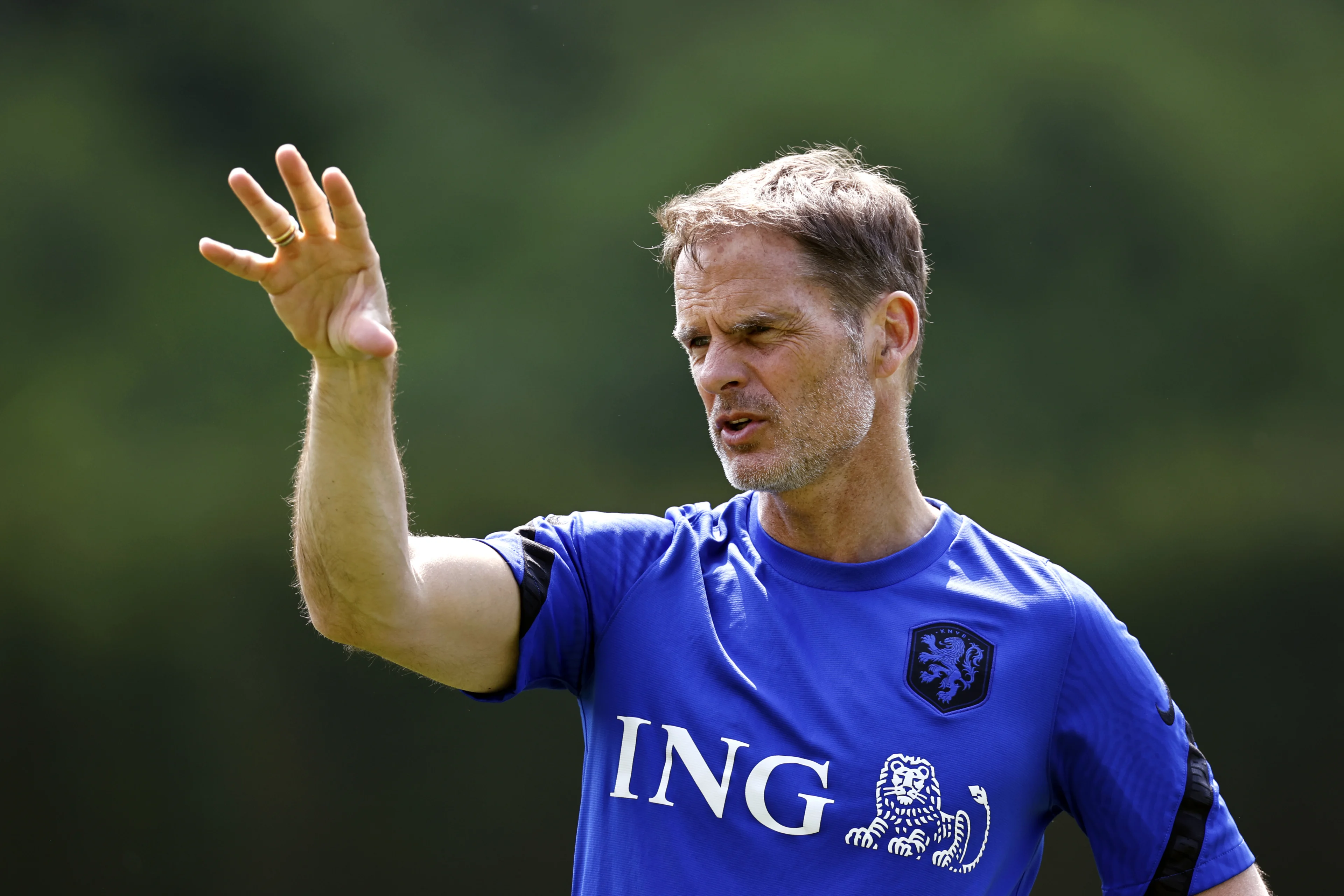 Bondscoach De Boer 'gaat ook een vliegtuigje huren' voor supporters