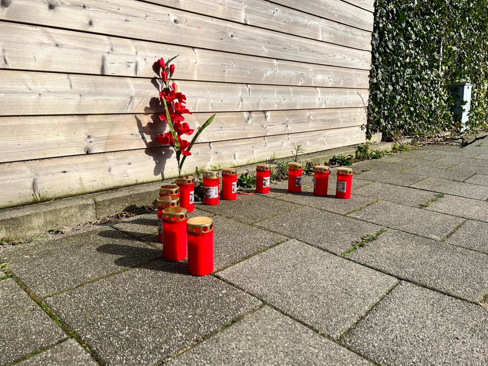 Zwaar mishandelde PostNL-bezorger (42) Hoogvliet overleden aan verwondingen