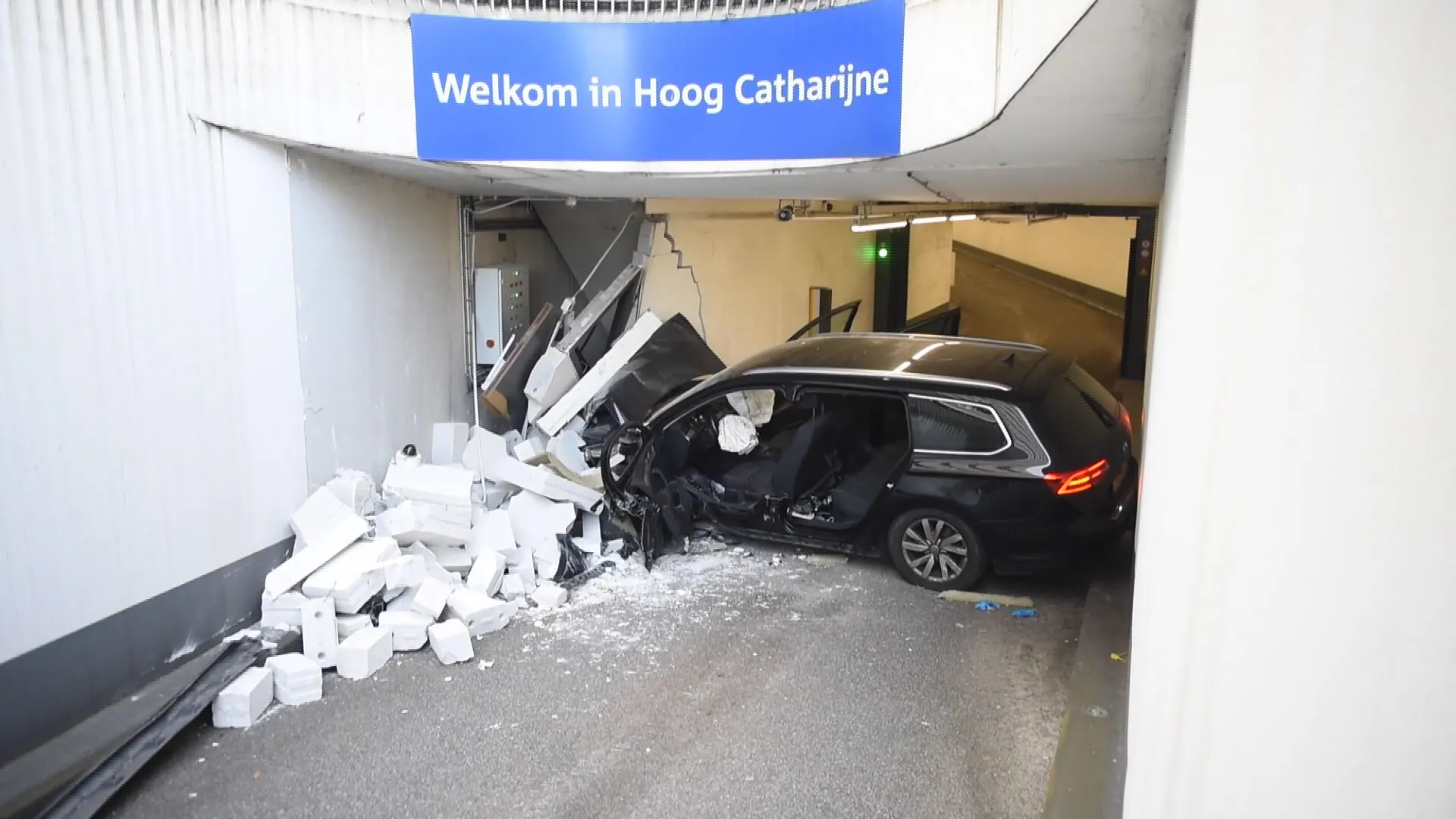 Onwel geworden man veroorzaakt flinke ravage in parkeergarage Utrecht